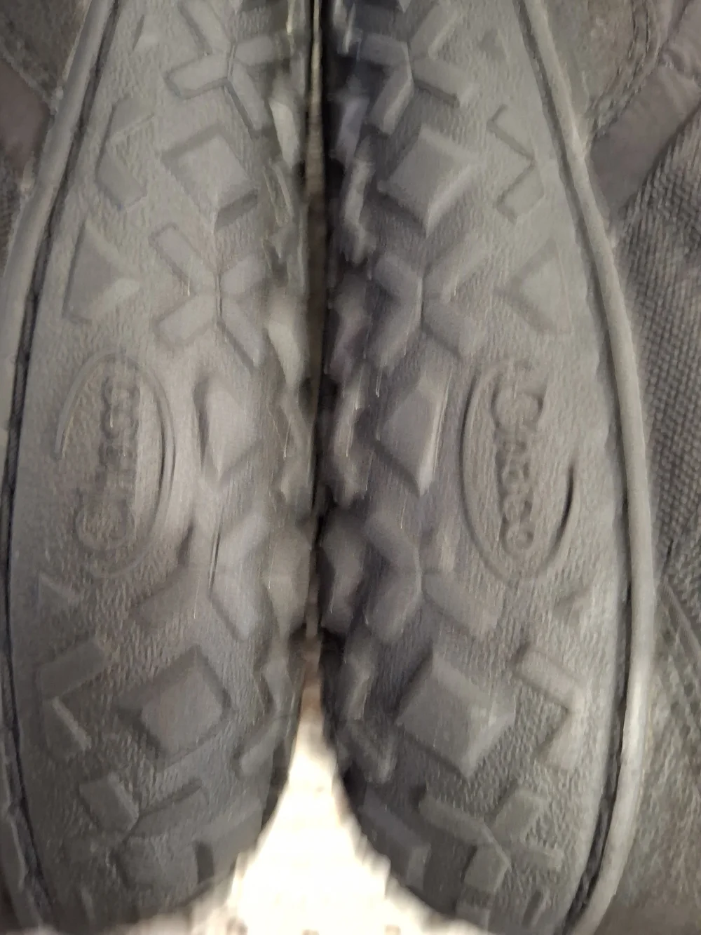 Men's Chaco Ramble Puff Quilted Ankle Shoes in Black with Red Accent Size 10.